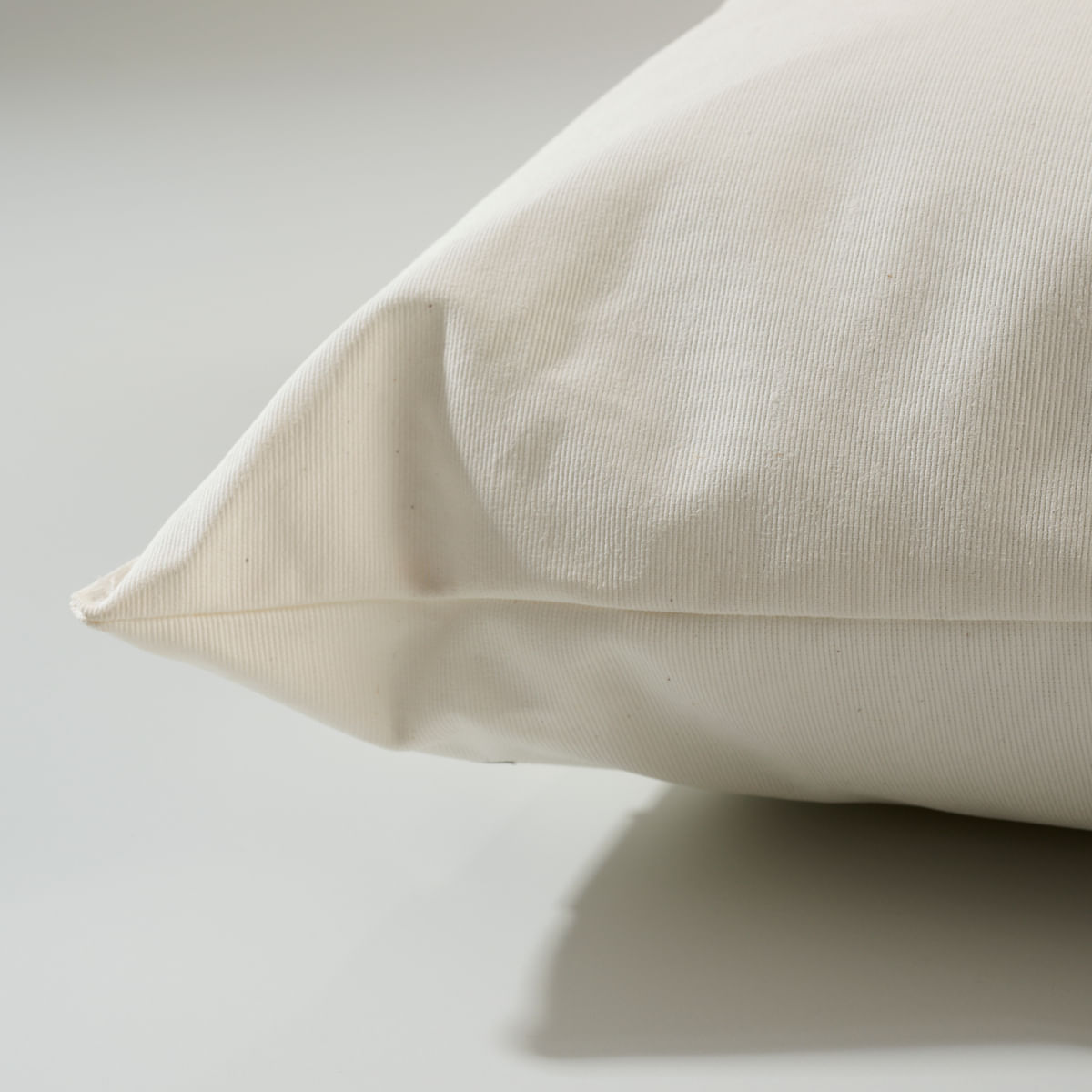 01 08 0010 Recheio de Almofada Acqua block Branco 002.jpg